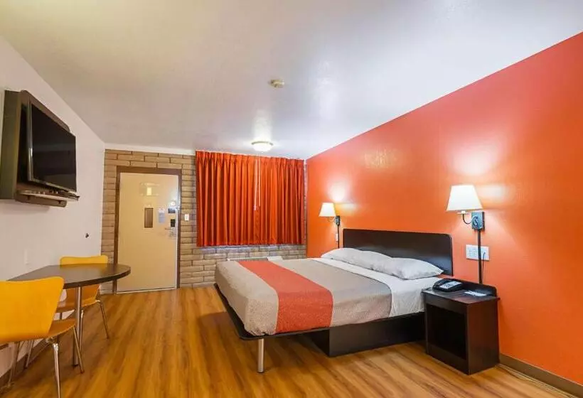 キングサイズベッドのデラックスルーム, Motel 6safford, Az