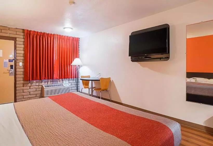 キングサイズベッドのデラックスルーム, Motel 6safford, Az