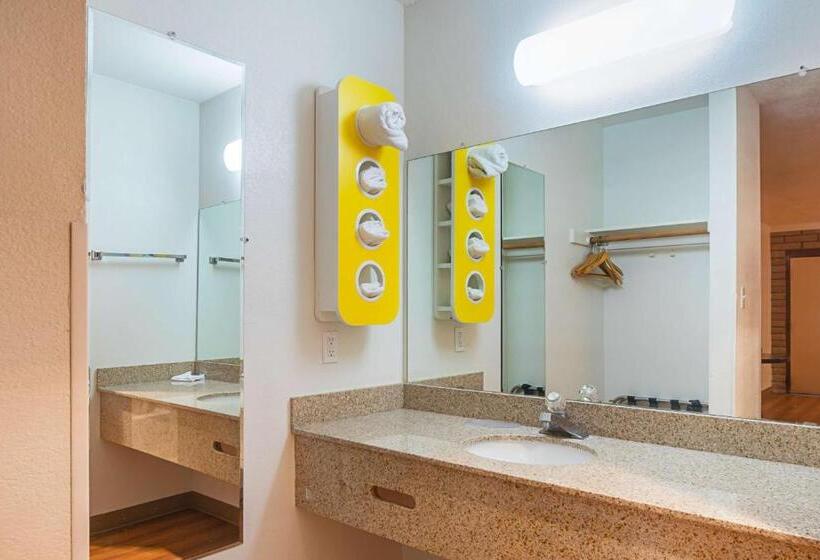 带大床的豪华间, Motel 6safford, Az