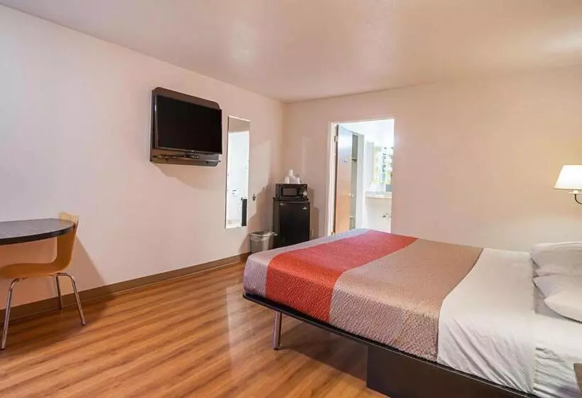 キングサイズベッドのスタンダードルーム, Motel 6safford, Az
