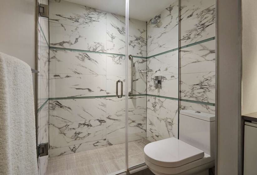 חדר סטנדרט מיטה זוגית עם נוף, Waterstone Resort & Marina Boca Raton, Curio Collection By Hilton