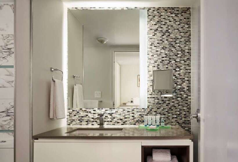 غرفة قياسية سرير مزدوج ذات إطلالة, Waterstone Resort & Marina Boca Raton, Curio Collection By Hilton