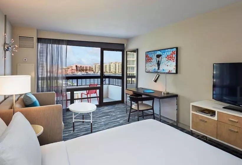 景色の見えるダブルベッドスタンダードルーム, Waterstone Resort & Marina Boca Raton, Curio Collection By Hilton