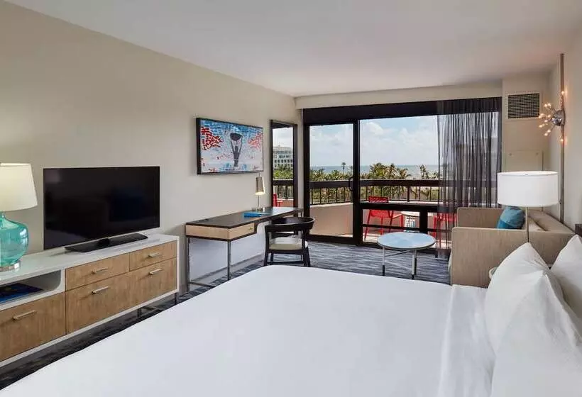 景色の見えるダブルベッドスタンダードルーム, Waterstone Resort & Marina Boca Raton, Curio Collection By Hilton