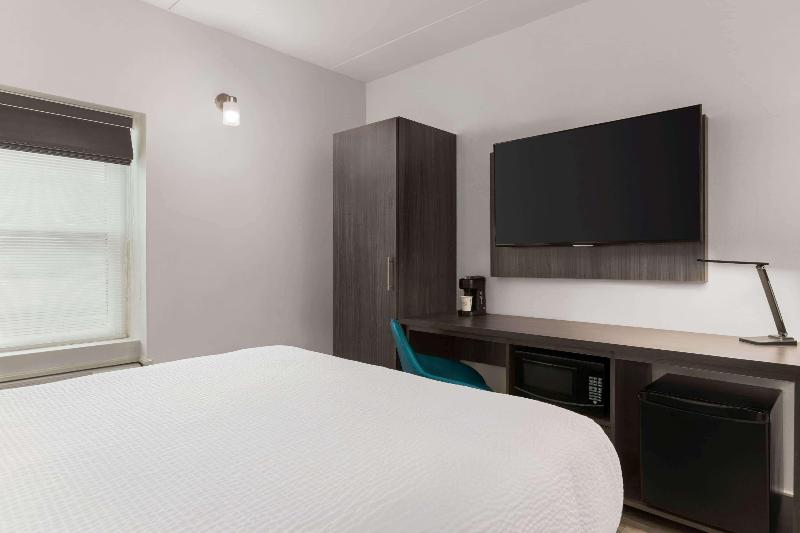 غرفة قياسية سرير كينج لذوى الإحتياجات الخاصة, Waterstone Resort & Marina Boca Raton, Curio Collection By Hilton