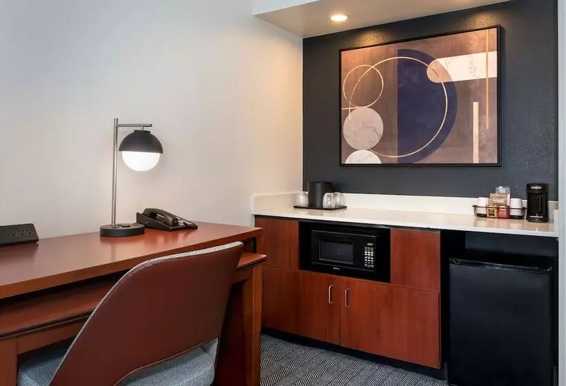スイート, Courtyard By Marriott Annapolis