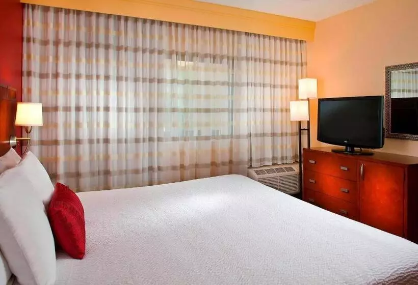سوئیت با تخت بزرگ, Courtyard Melbourne West