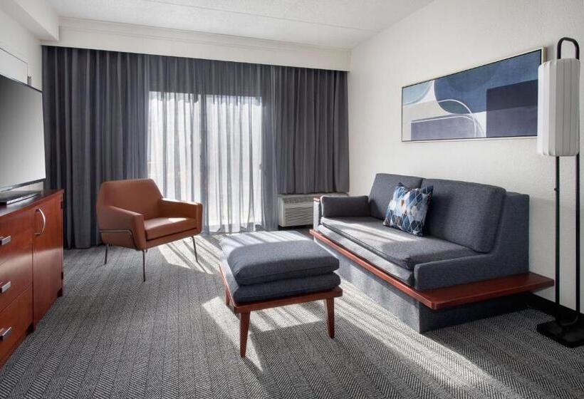 스위트 킹사이즈 침대, Courtyard By Marriott Silver Spring North/white Oak