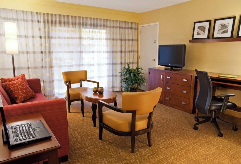 套房, Courtyard Spokane Downtown At The Convention Center