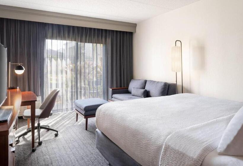 غرفة ديلوكس سرير كينج, Courtyard Tampa Westshore/airport