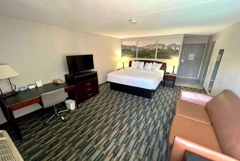 キングサイズベッドのスタンダードルーム, Days Inn & Suites By Wyndham Mesa Near Phoenix