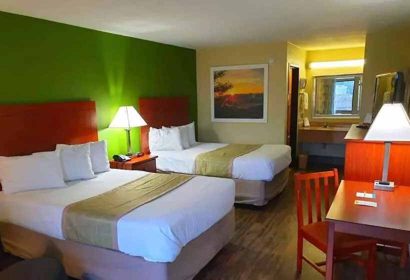 ２ダブルベッドのスタンダードルーム, Days Inn By Wyndham Chattanooga Lookout Mountain West