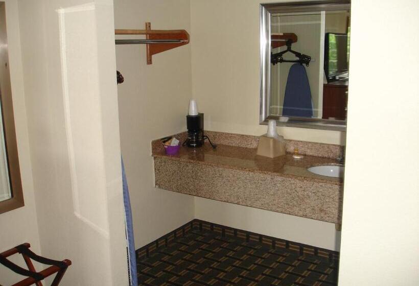 اتاق استاندارد با 2 تخت دوبل, Days Inn By Wyndham Chattanooga Lookout Mountain West