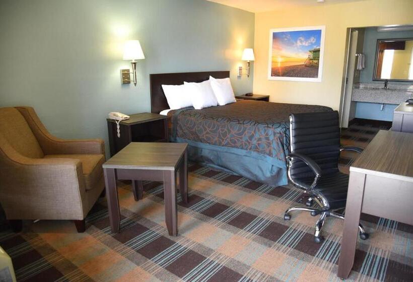 キングサイズベッドのスタンダードルーム, Days Inn By Wyndham Ladson Summerville Charleston