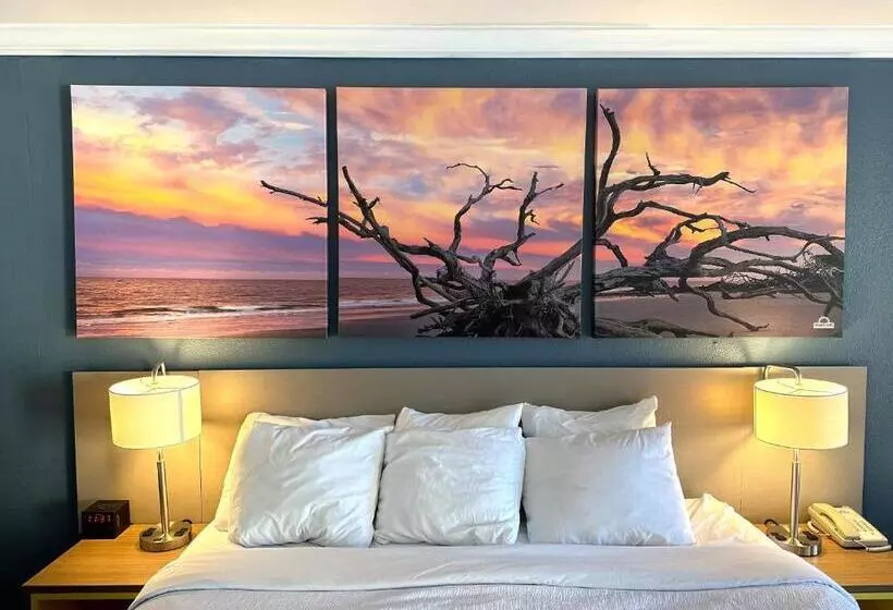 身障者適用キングサイズベッドルーム, Days Inn By Wyndham Pensacola  Historic Downtown