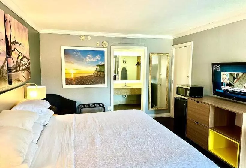 キングサイズベッドのエクゼクティブルーム, Days Inn By Wyndham Pensacola  Historic Downtown