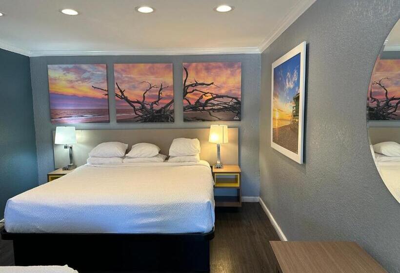 חדר סטנדרט, מיטת קינג, מותאם לאדם עם מוגבלויות, Days Inn By Wyndham Pensacola  Historic Downtown