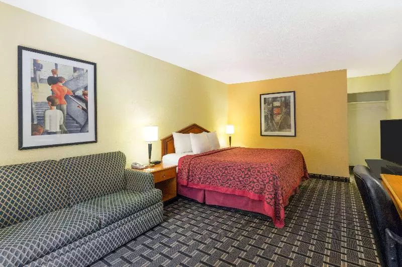 キングサイズベッドのスタンダードルーム, Days Inn By Wyndham Savannah Airport