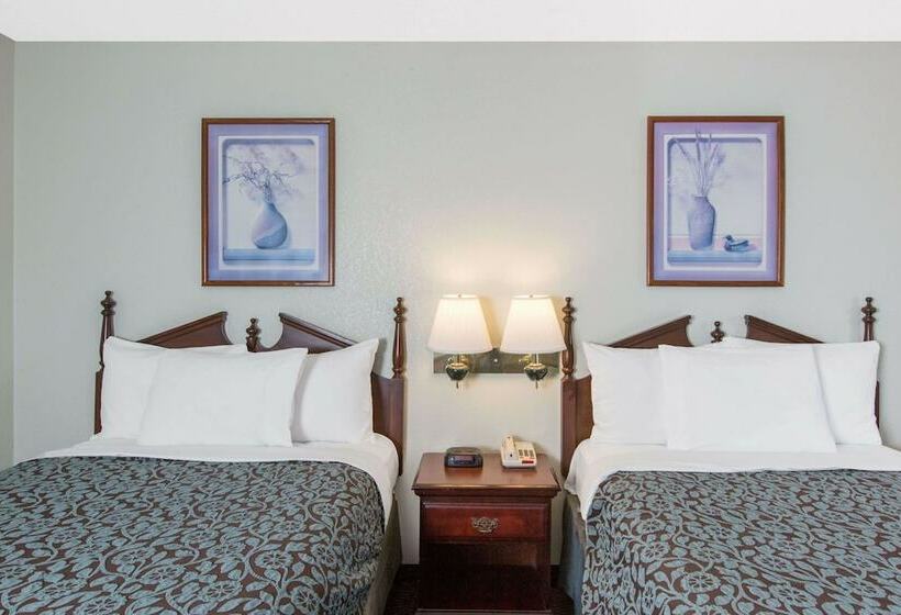 Номер Стандарт 2 Двуспальные Кровати, Days Inn By Wyndham West Point
