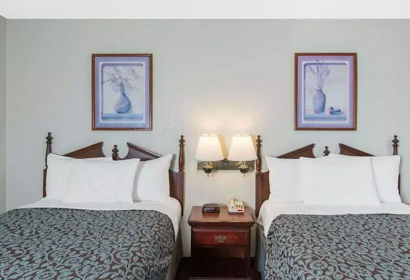 ２ダブルベッドのスタンダードルーム, Days Inn By Wyndham West Point
