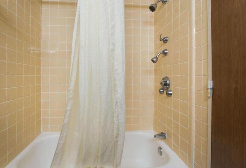 Номер Стандарт 2 Двуспальные Кровати, Econo Lodge   Perry National Fair Ground Area