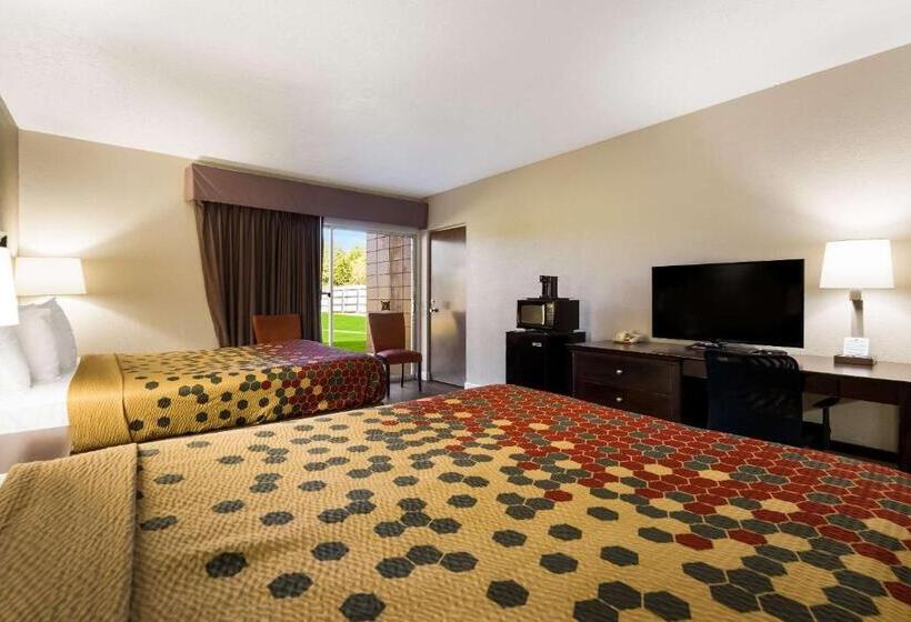 غرفه قياسيه سريرين مزدوجين, Econo Lodge   Perry National Fair Ground Area