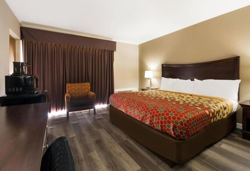 Номер Стандарт Кровать Кинг Адаптированный для Инвалидов, Econo Lodge   Perry National Fair Ground Area