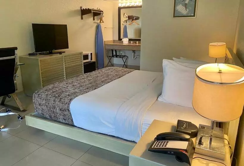 キングサイズベッドのデラックスルーム, Garden Inn Homestead/everglades/gateway To Keys
