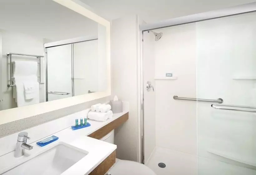 身障者適用スイートルーム, Holiday Inn Express & Suites College Park   University Area, An Ihg