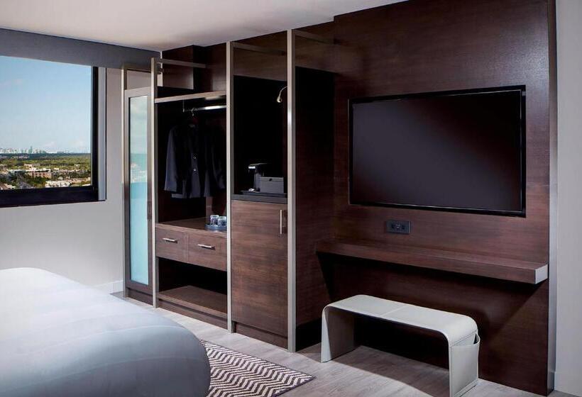 غرفة قياسية سرير كينج, Miami Marriott Dadeland