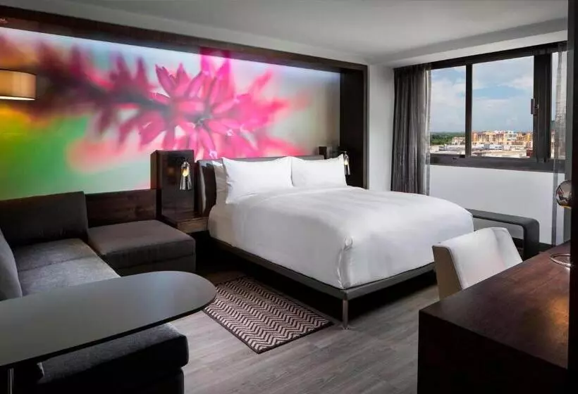 اتاق استاندارد با تخت بزرگ, Miami Marriott Dadeland
