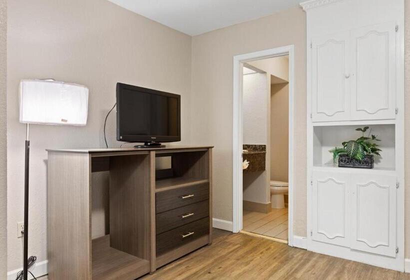 شقة دور أخير غرفتين نوم, Ocean Crest Inn And Suites