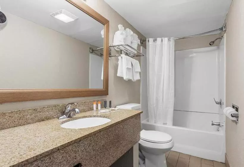2 Bedrooms Suite Sea View, Ocean Crest Inn And Suites