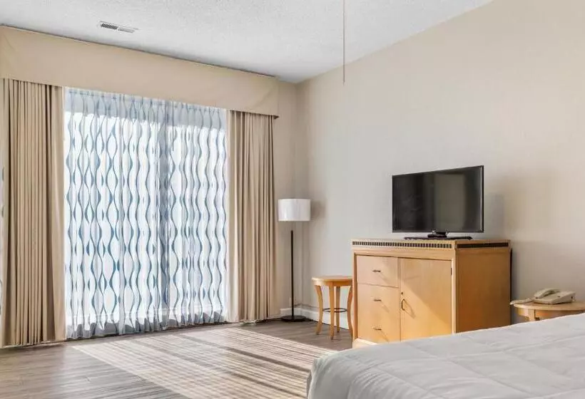 オーシャンビュースイート, Ocean Crest Inn And Suites