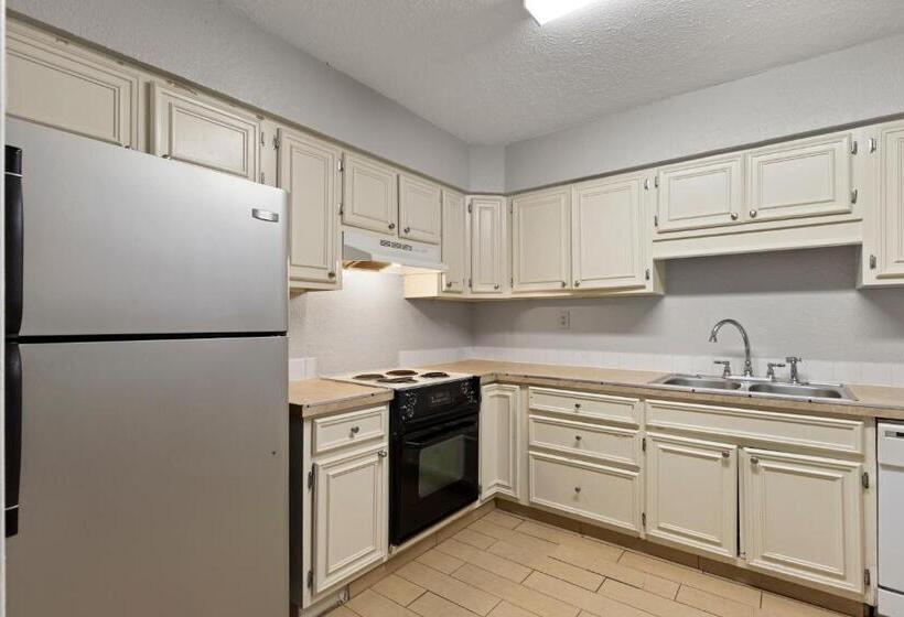 شقة دور أخير غرفتين نوم, Ocean Crest Inn And Suites