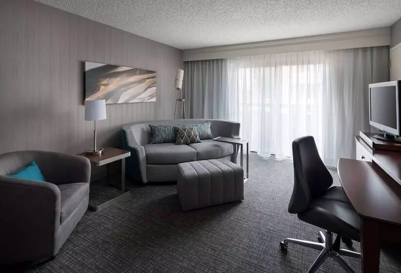 سوییت با چشم‌انداز استخر, Sonesta Select Los Angeles Lax El Segundo
