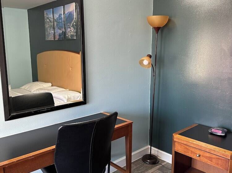 غرفة قياسية, Travel Inn & Suites