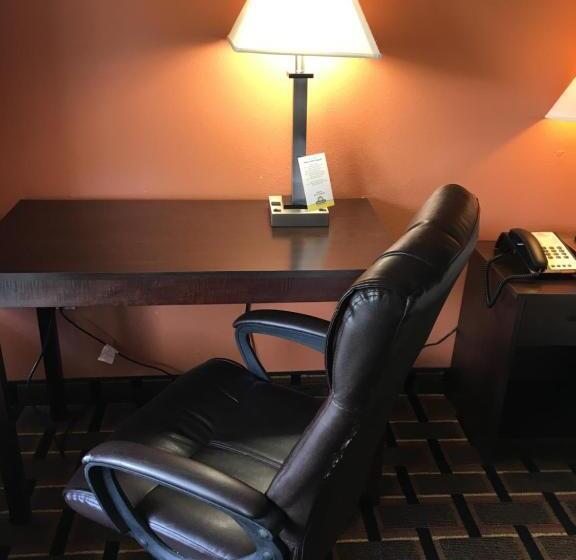 غرفة ديلوكس, Days Inn By Wyndham Brooksville