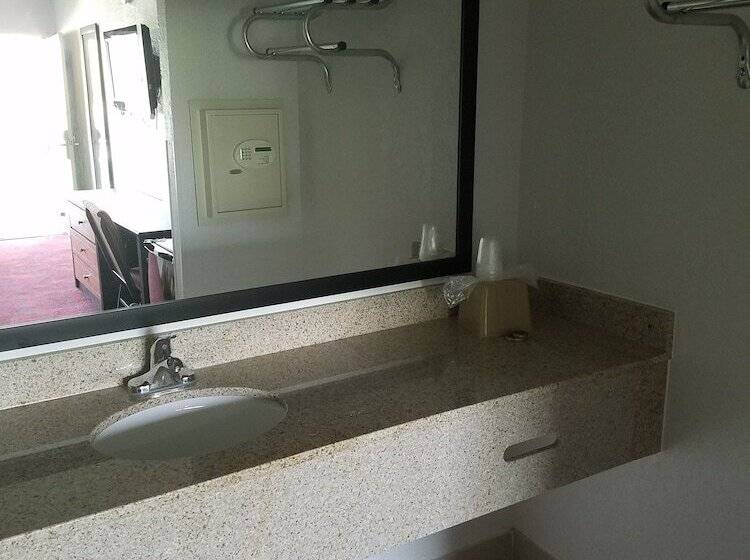 带2个双人床的标准工作室, Budgetel Pompano Beach