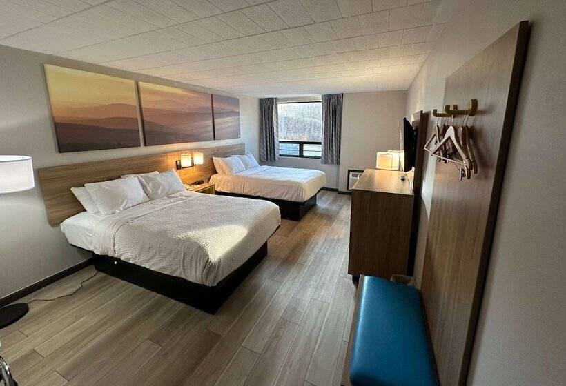 ２ダブルベッドのスタンダードルーム, Days Inn By Wyndham Liberty