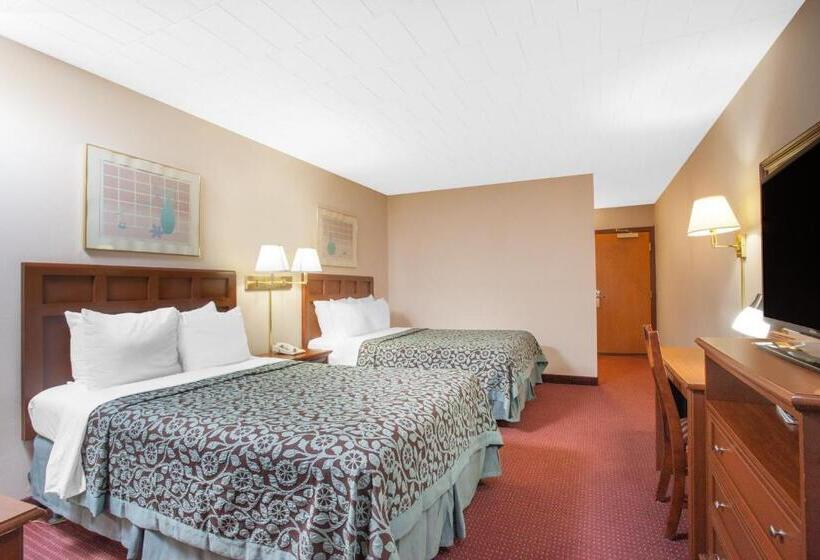 Номер Стандарт 2 Двуспальные Кровати, Days Inn By Wyndham Liberty