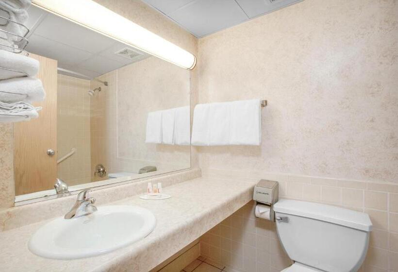 ２ダブルベッドのスタンダードルーム, Days Inn By Wyndham Liberty