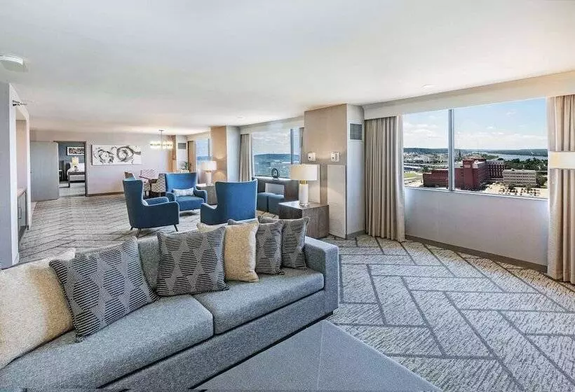 سوئیت پرزیدنت, Doubletree By Hilton Tulsa Downtown