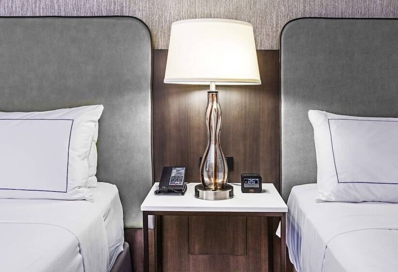 غرفه قياسيه سريرين مزدوجين, Doubletree By Hilton Tulsa Downtown