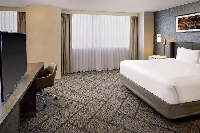 سوئیت با تخت بزرگ, Doubletree By Hilton Tulsa Downtown