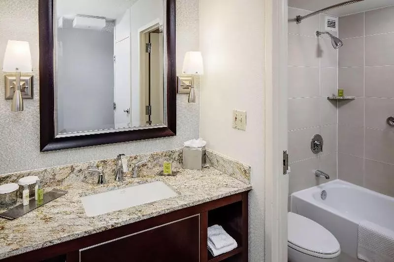 اتاق استاندارد, Doubletree By Hilton Tulsa Downtown