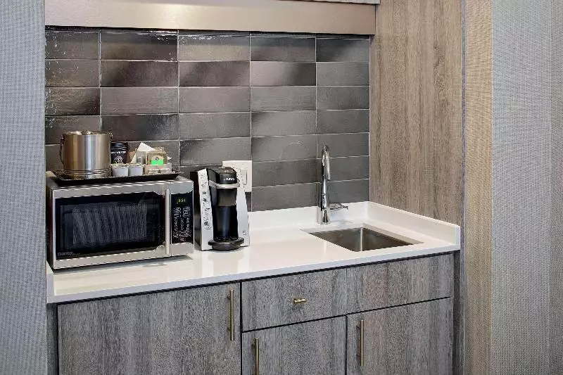 سوئیت با تخت بزرگ, Doubletree By Hilton Tulsa Downtown
