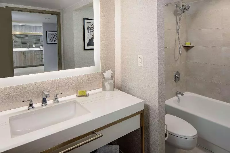 سوئیت با تخت بزرگ, Doubletree By Hilton Tulsa Downtown