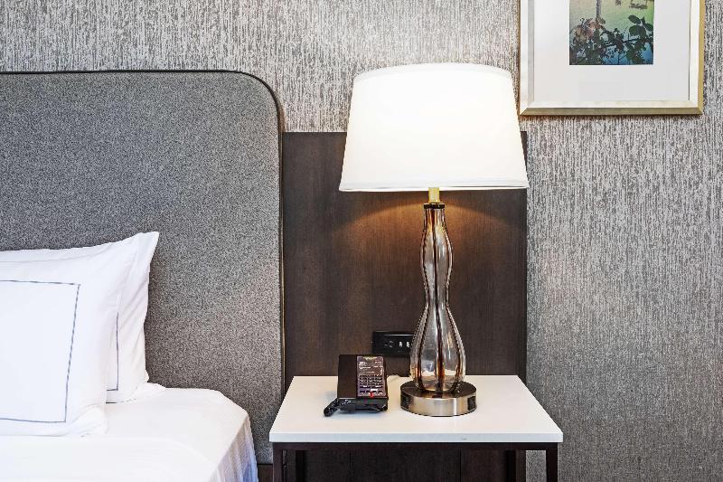 غرفة قياسية سرير كينج, Doubletree By Hilton Tulsa Downtown