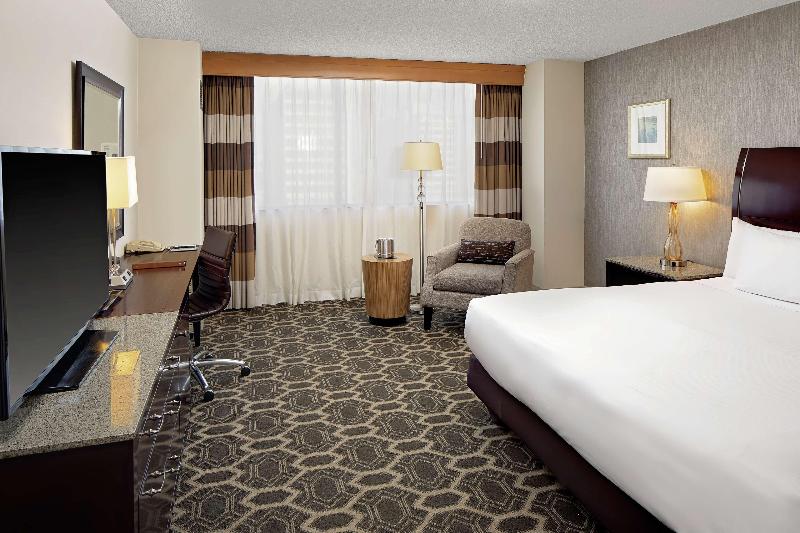 غرفة قياسية سرير كينج, Doubletree By Hilton Tulsa Downtown